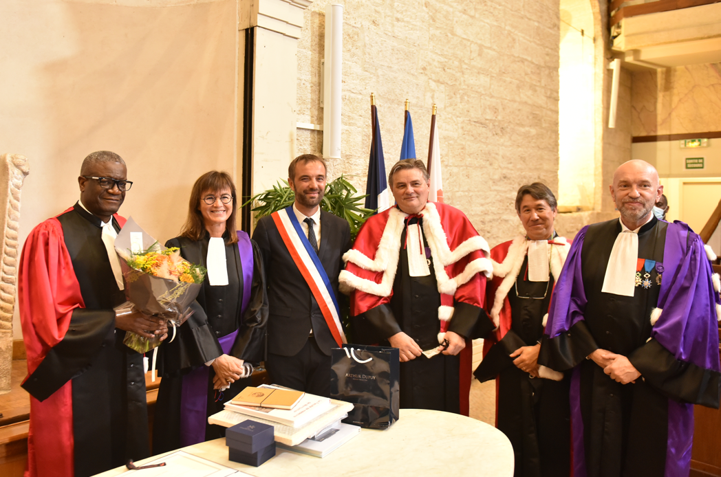 cotoyendhonneur.png