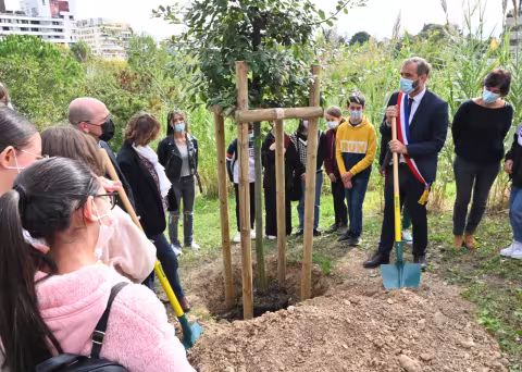 "Levons notre étendard", le projet artistique et citoyen par le collège des Garrigues à voir à l'Hôtel de Ville jusqu'au 22 octobre