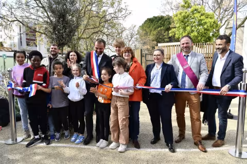 La cour aventure de l'école Jean Zay inaugurée, quartier Port Marianne
