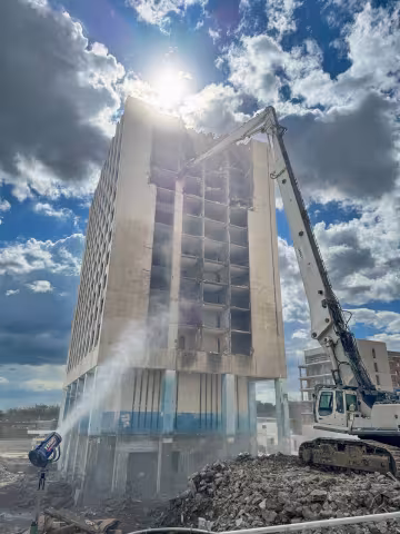 Le chantier de démolition de la tour d'Assas entre dans sa dernière phase