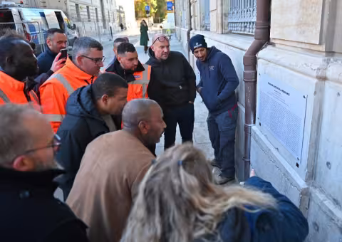 Michaël Delafosse a remercié ce matin les ouvriers ayant œuvré au réaménagement de la place des Martyrs de la Résistance