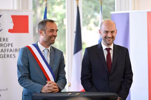 ANNULE ET REMPLACE CP - En déplacement officiel, J.N. Barrot a signé la Charte de Montpellier, initiative portée par la Ville pour garantir l'association des diasporas à la coopération internationale