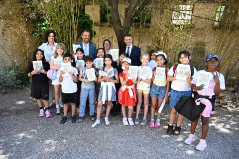 Comédie du Livre - 10 jours en mai : présentation du tome XVII "Les Mystères de Montpellier" et remise des ouvrages aux élèves