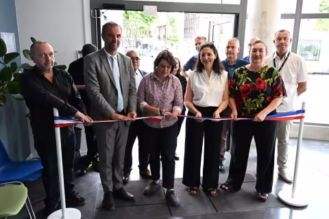 Ambition 30 000 emplois : la dynamique s'élargit à la Mission Locale des Jeunes avec de nouveaux locaux dans le quartier Croix d'Argent et une nouvelle Présidente, Fatima Bellaredj